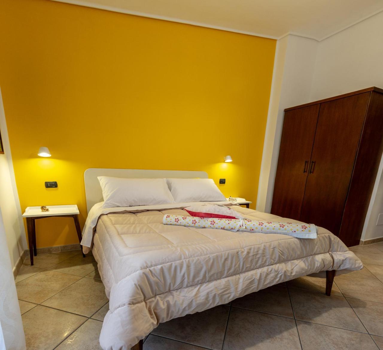 Ohana Bed And Breakfast Castellammare di Stabia Exterior foto